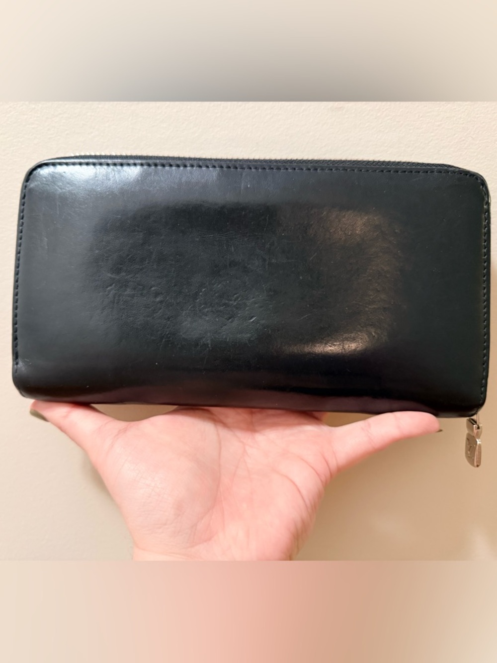 Authentic Louis Vuitton - Black Leather Zippy Wallet - Picture 3 of 10
